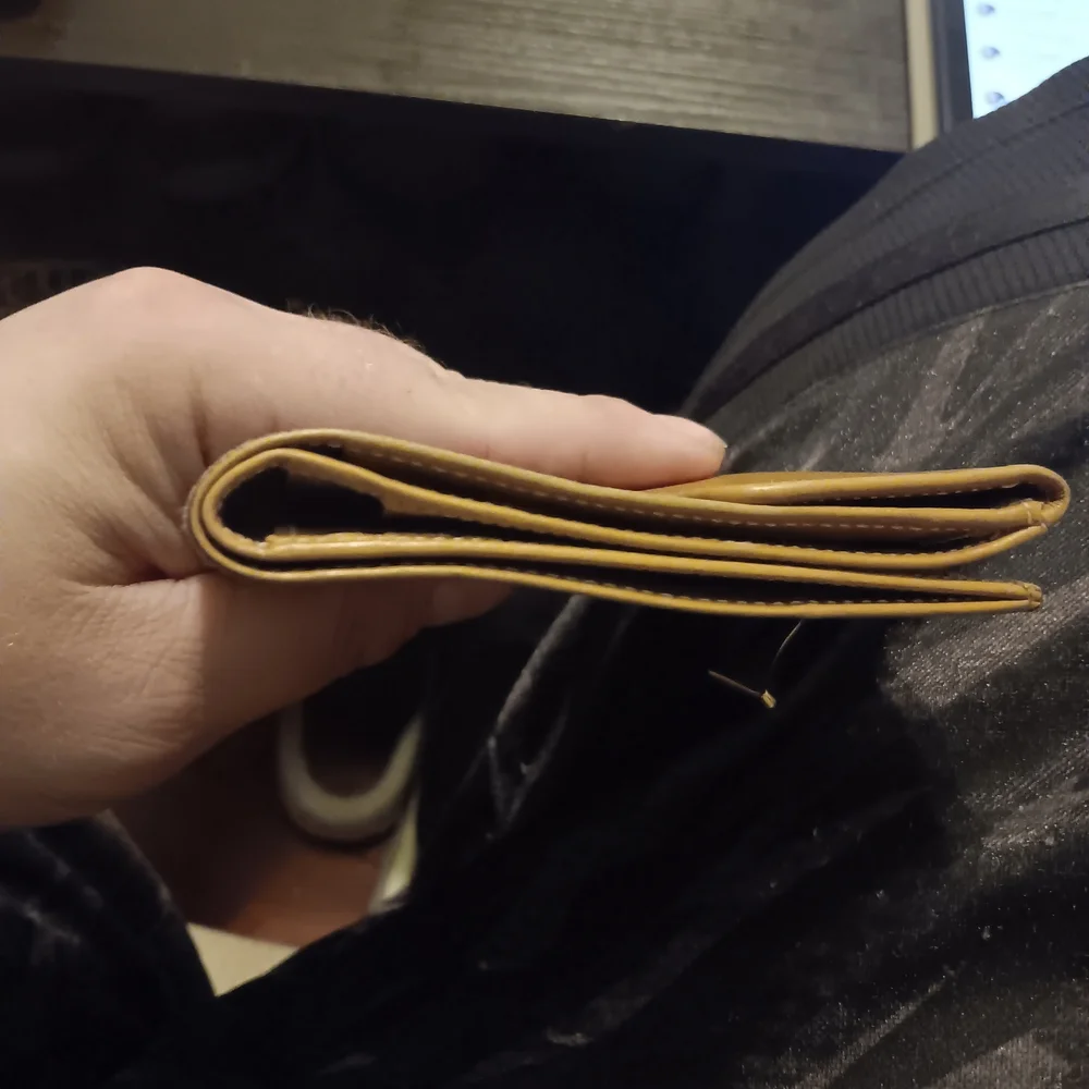 Fendi Vintage Rare Yellow and Black Wallet (EUC) - Picture 11 of 13